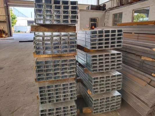 Punching Hot Rolled Galvanised Steel C Section Purlins Longitudinal
