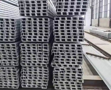 OEM Drilling Galvanised C Section With Hot Dipped Galvanisation Length 900mm-18000mm